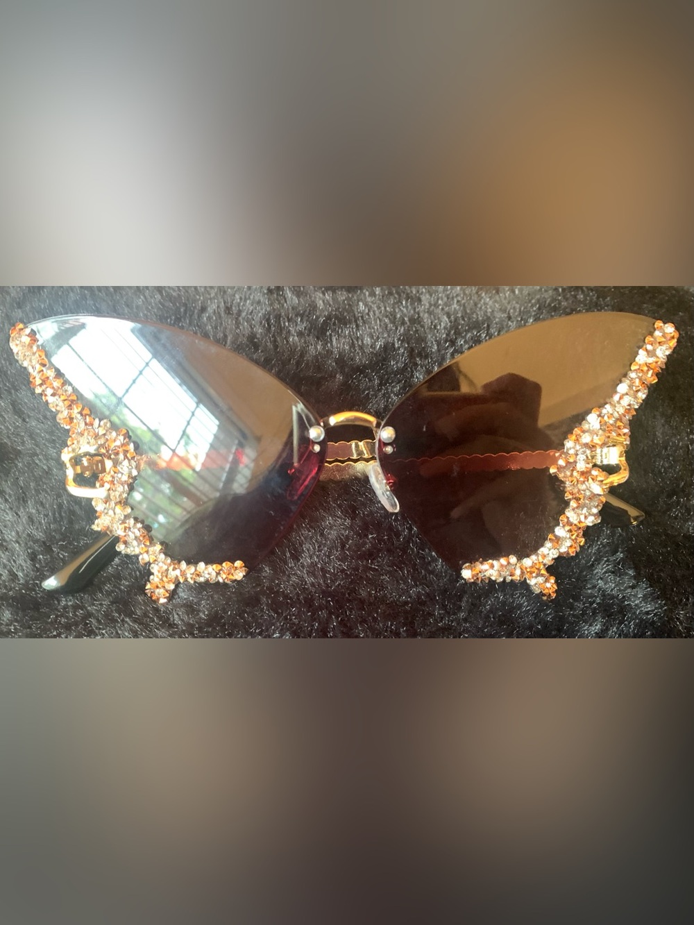 Y2K Bling Butterfly Sunglasses with Gold Chain Accent - Picture 2 of 2